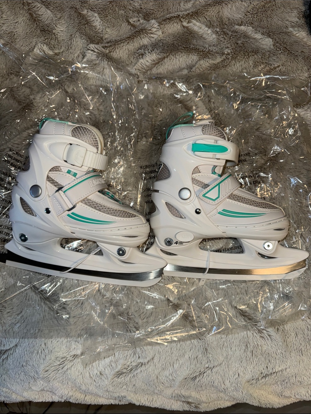 Kids Lake Placid Summit Adjustable Ice Skates
